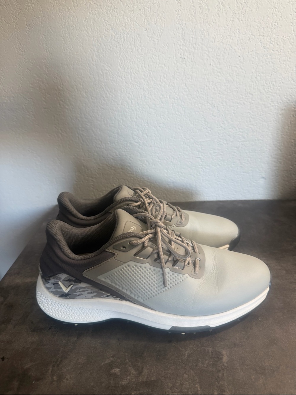 Callaway Golf shoes, gray color